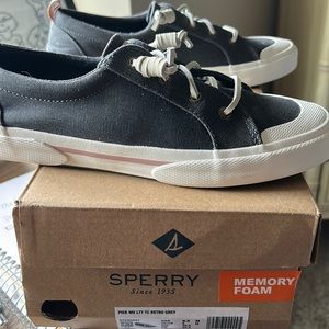 Women’s 8.5 Sperry Retro Grey